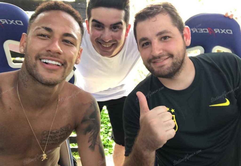 Neymar นักฟุตบอลซูเปอร์สตาร์ชาวบราซิลกำลังสตรีม CSGO บน Twitch